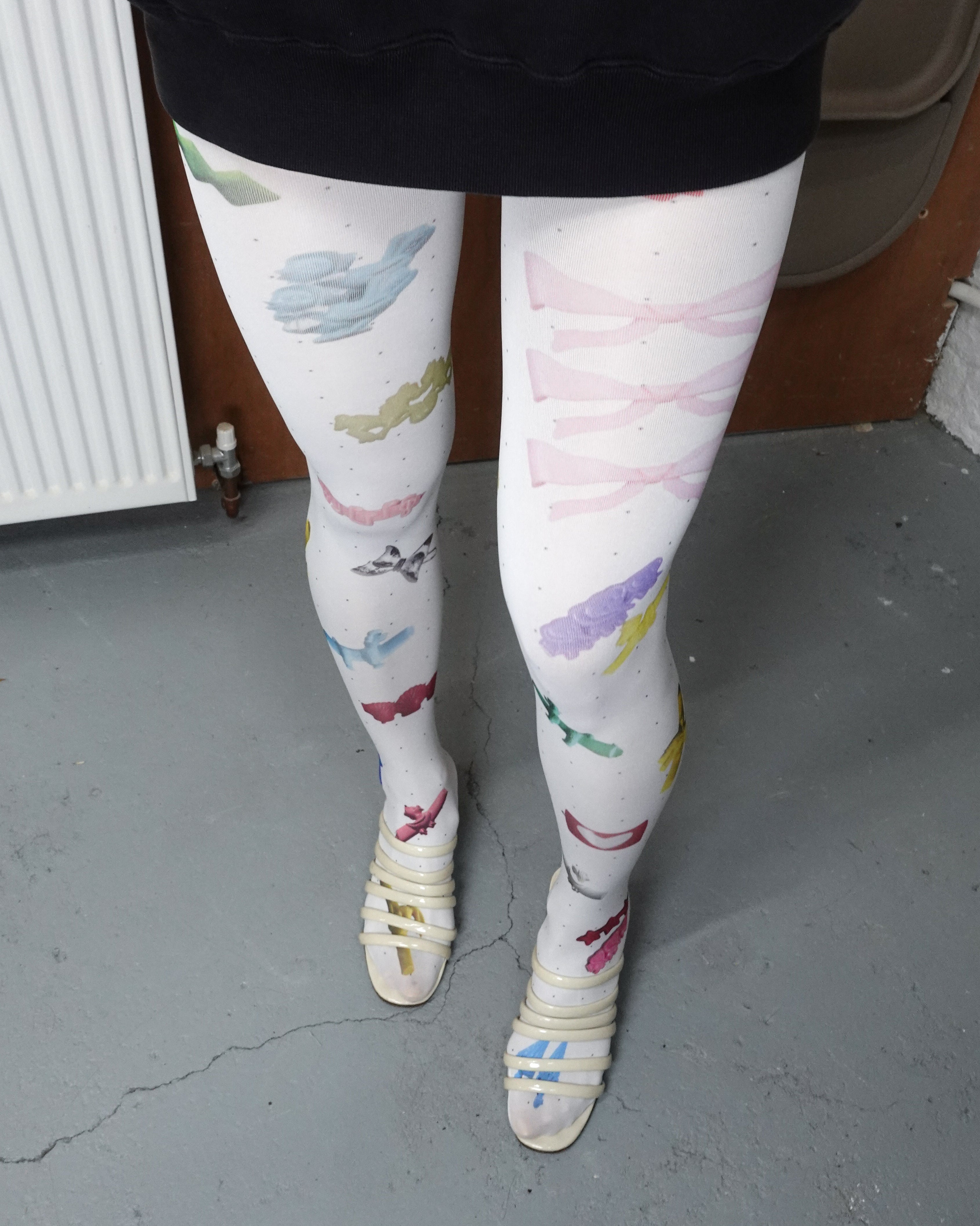 digital printed tights with paloma wool sandals